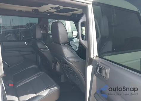 2025 Ford Bronco Badlands z USA, uszkodzony, nr VIN 1FMEE9BP7SLB01393